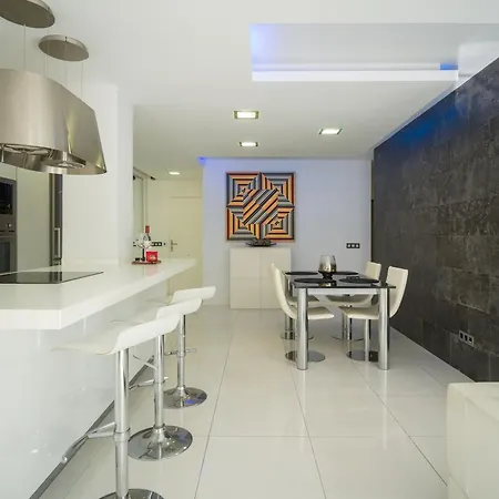 Apartment Family Salvador Monsalud *