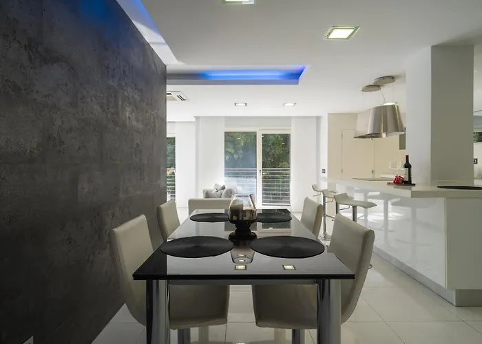 Apartment Family Salvador Monsalud