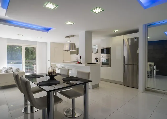 Family Salvador Monsalud Apartment